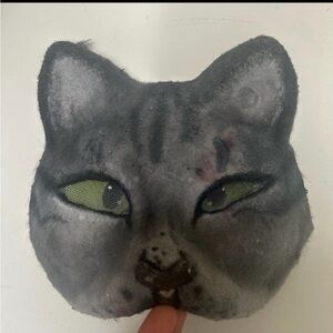 Gray therian cat mask